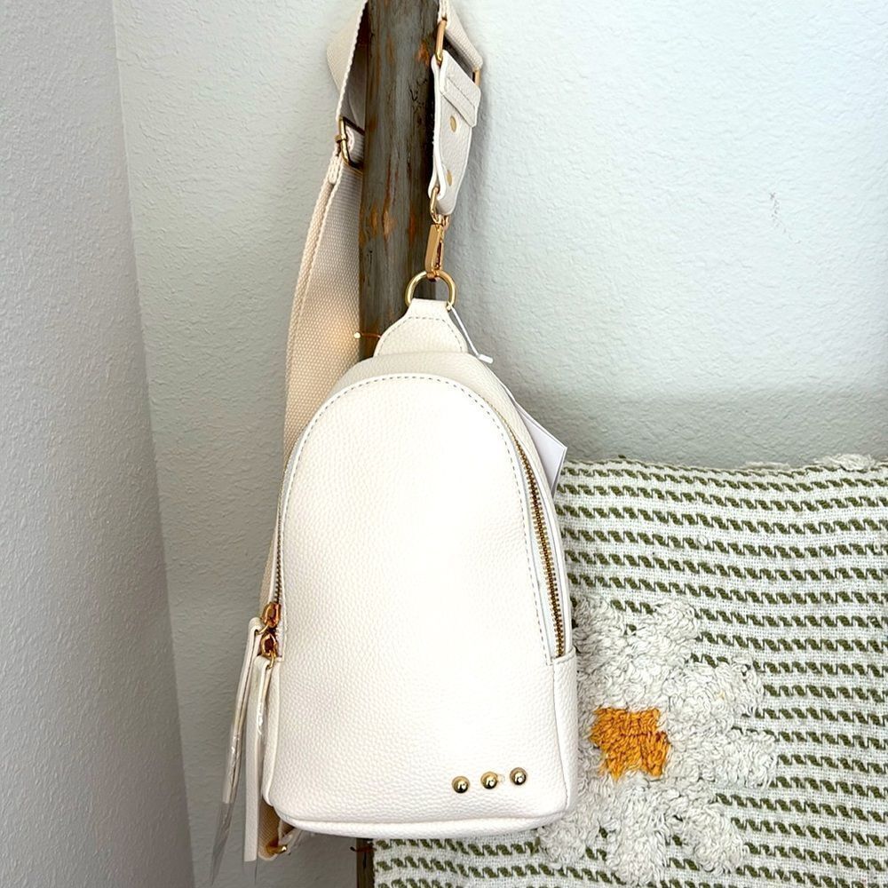 Pretty Simple Adventure Awaits Sling Bag/Cream